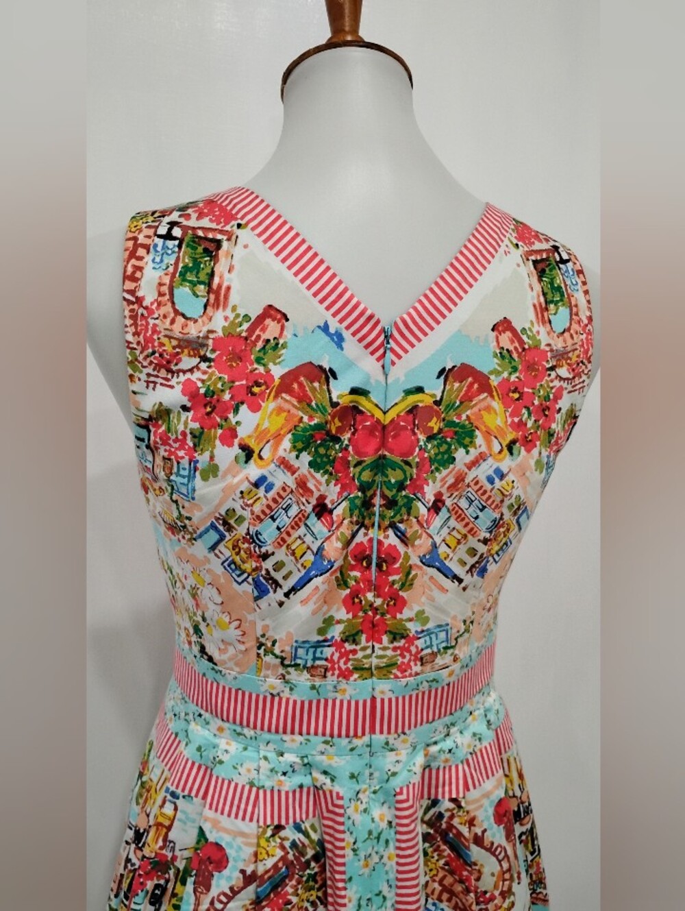 A SUMMER COTTON WALKING FROCK - Picture 5 of 12